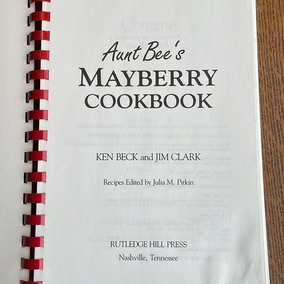 Aunt Bee's Mayberry Cookbook by Ken Beck and Jim Clark, Rutledge Press c1991 - Picture 3 of 13